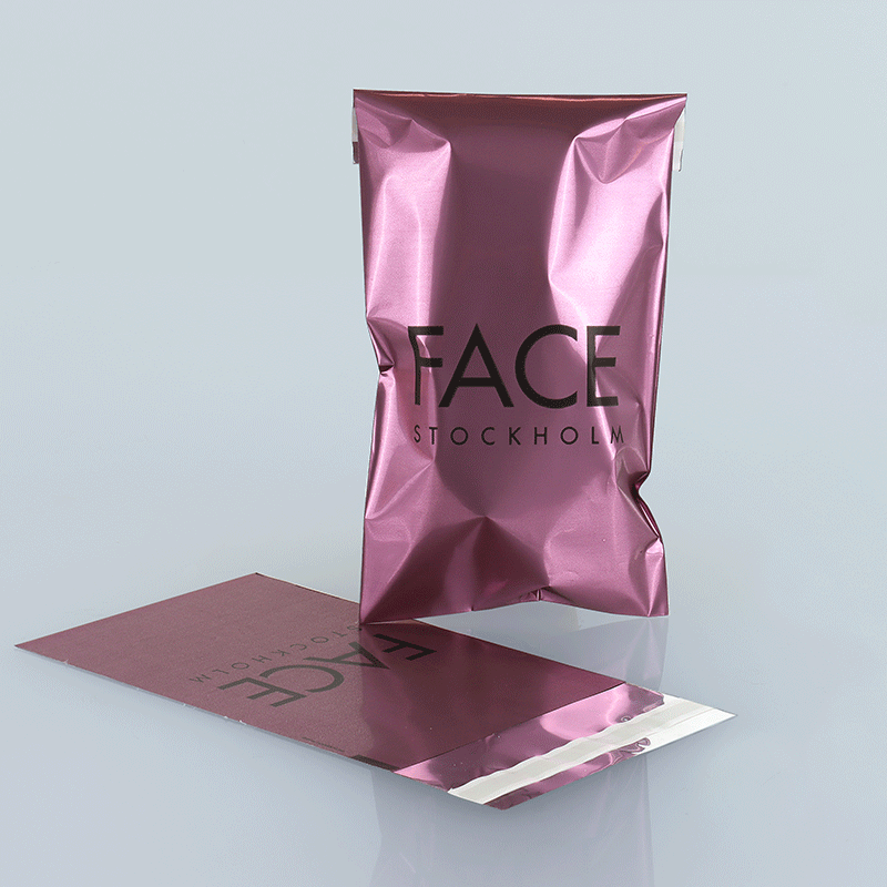 Presentpåse i plast med eget tryck