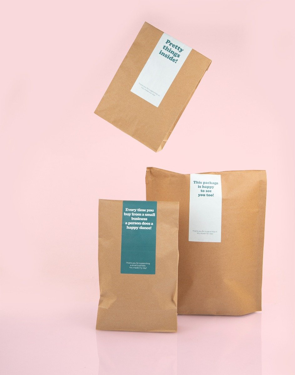 Förslutningsetikett i gröna nyanser med tryck- Svensk text - 5