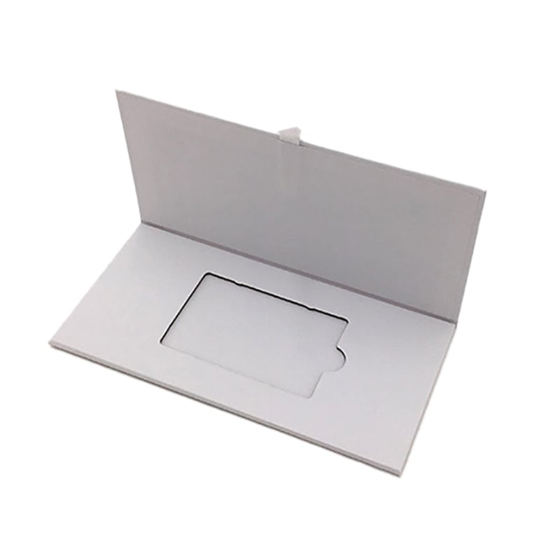 Lyxigt vitt presentkortsfodral med magnetstängning - 1