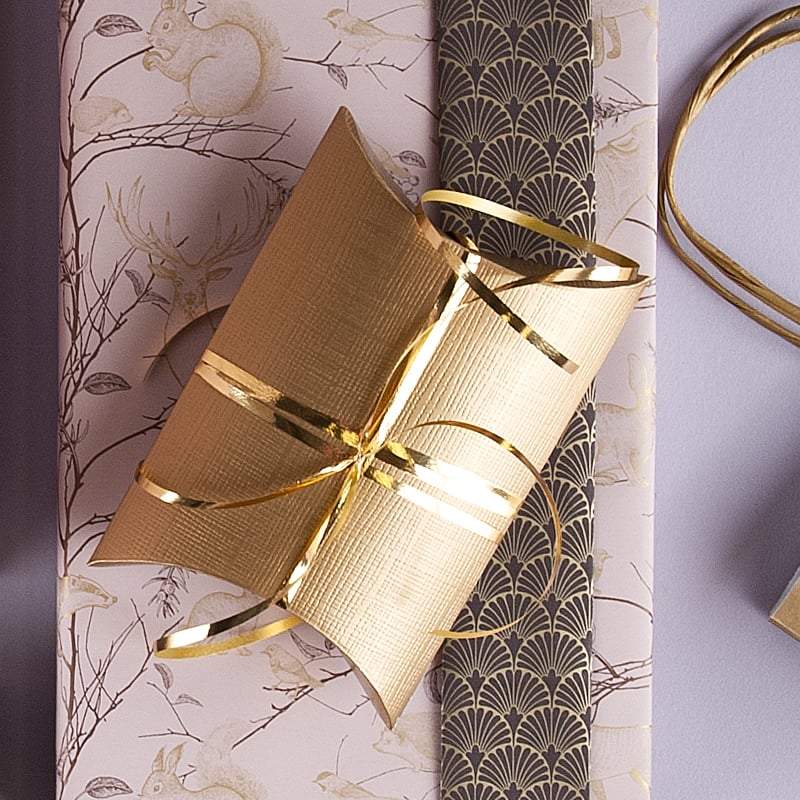 Presentkartong planoval linnepräglad guld - 1