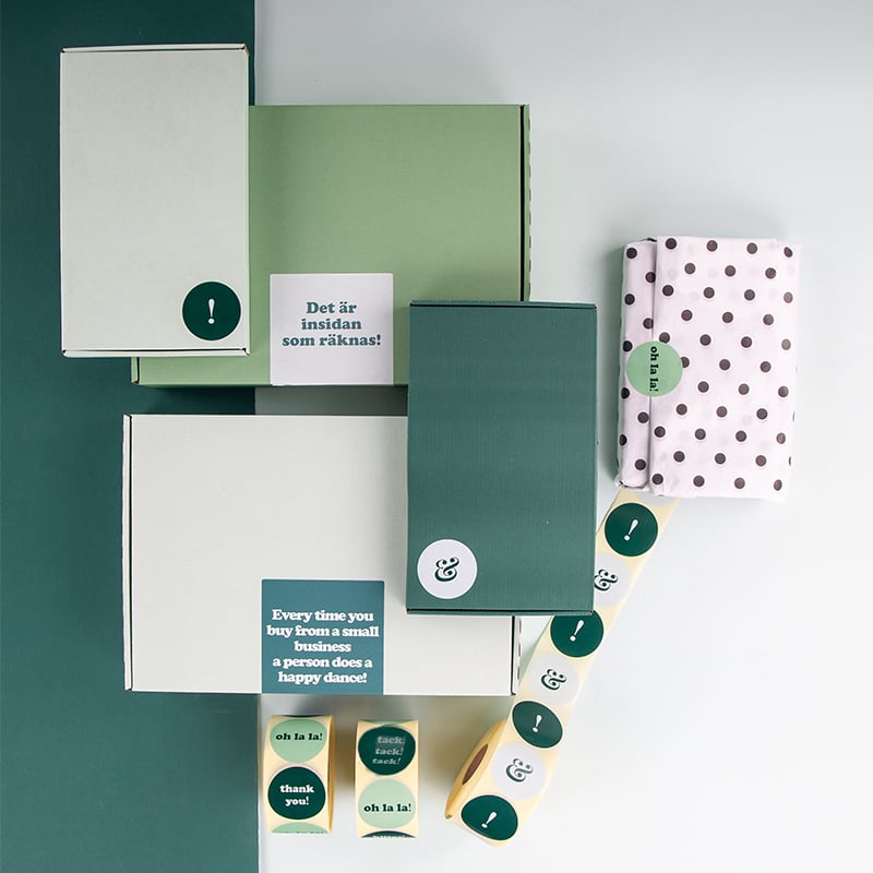 Förslutningsetikett i gröna nyanser med tryck- Svensk text - 4